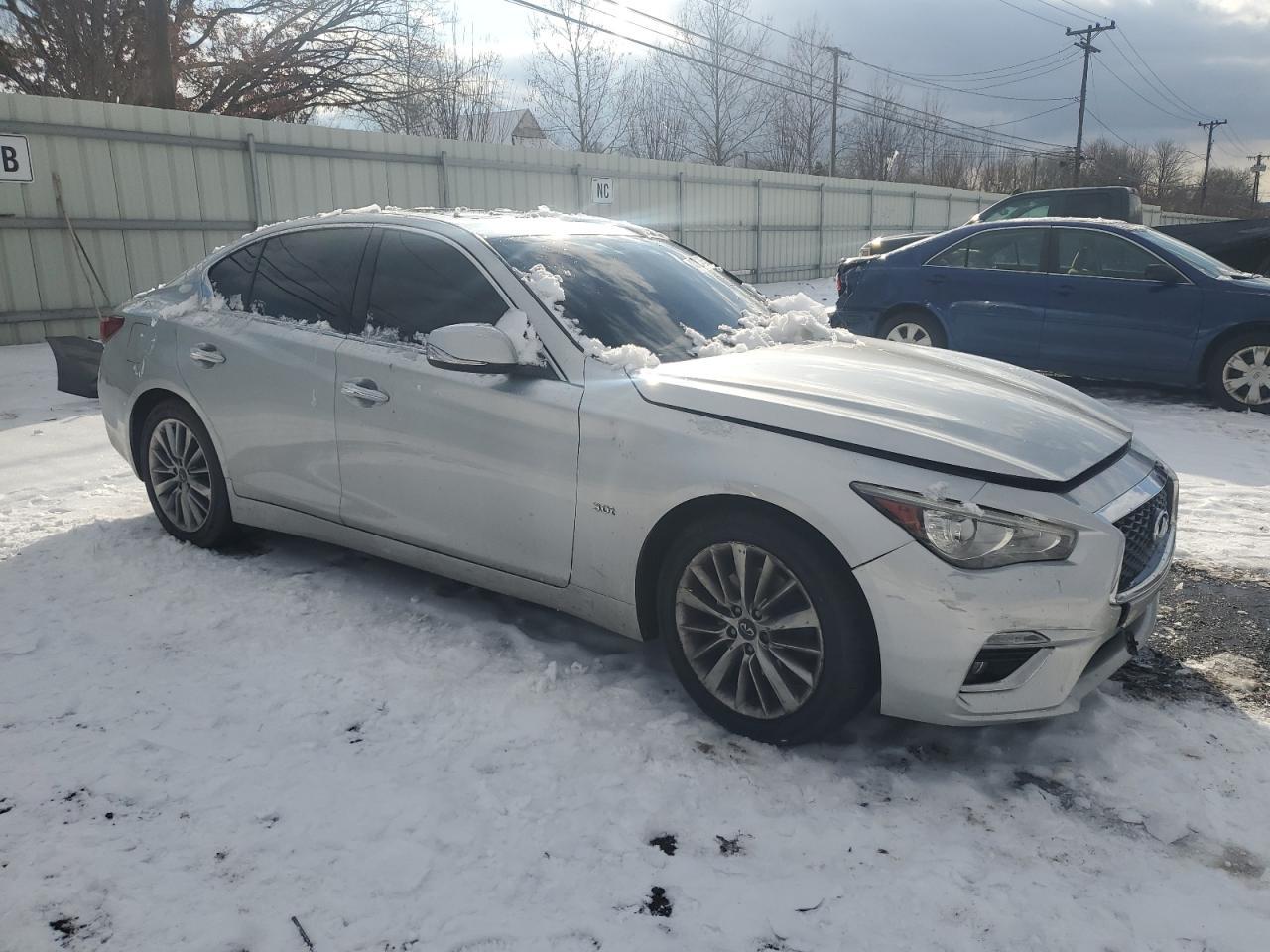 2018 INFINITI Q50 LUXE - Image 4