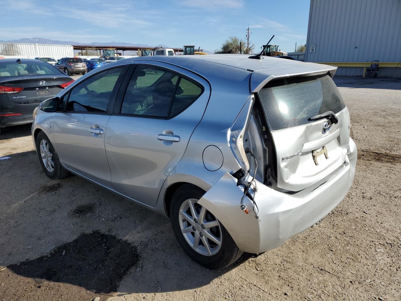 2013 TOYOTA PRIUS C - Фото 2
