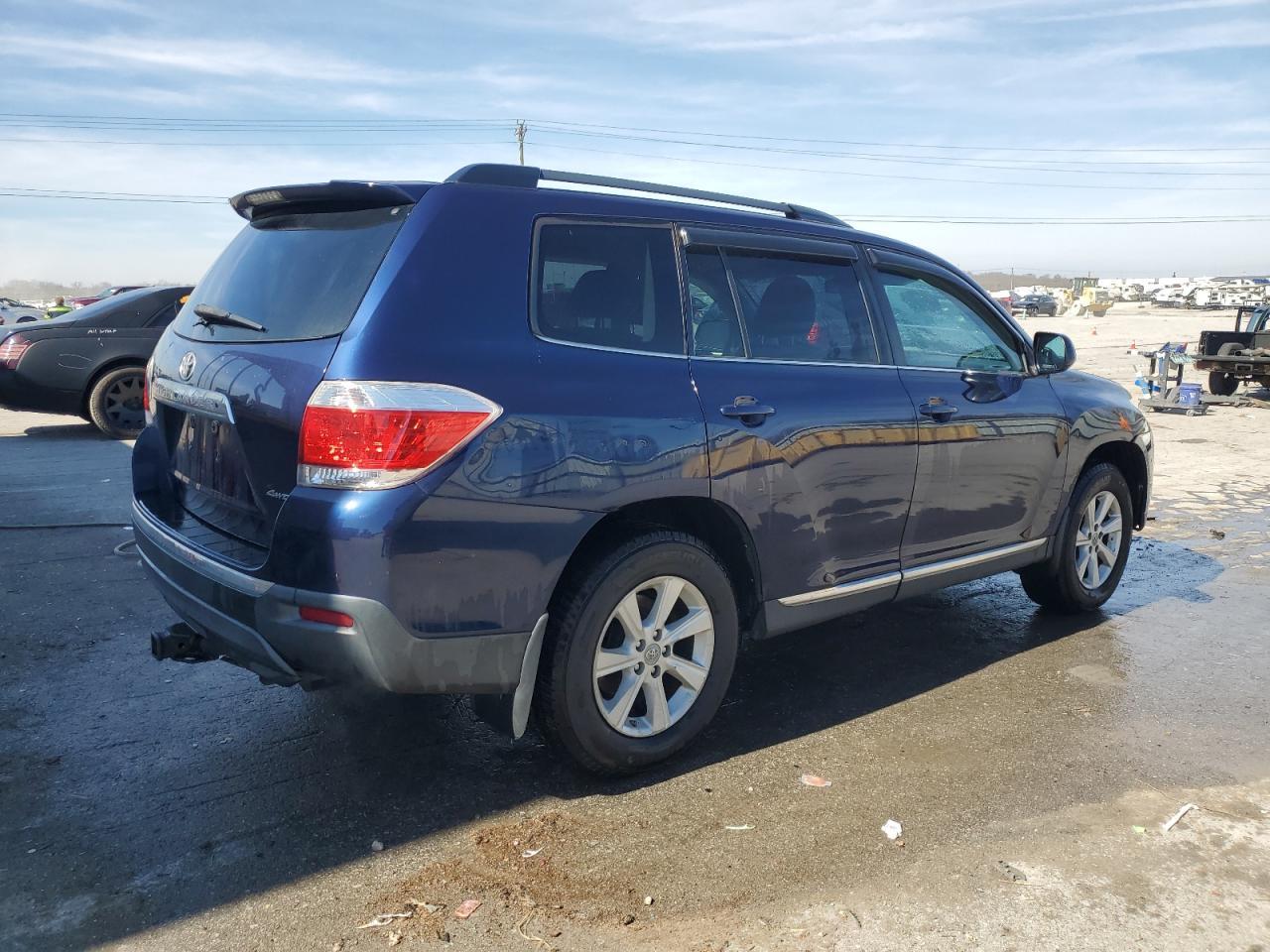 2011 TOYOTA HIGHLANDER - Image 3