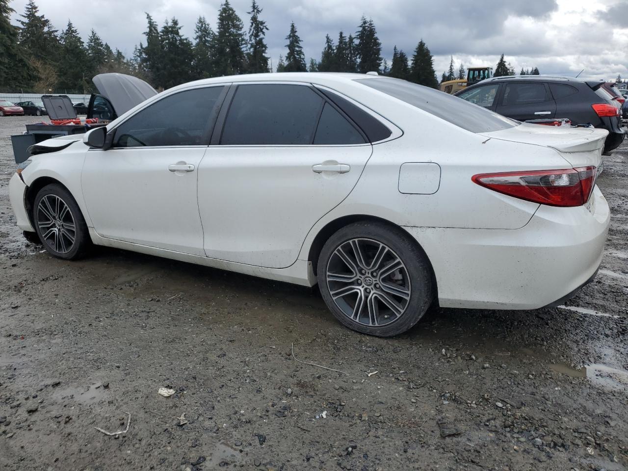 2016 TOYOTA CAMRY LE - Image 2