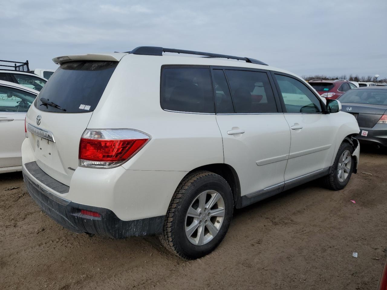 2011 TOYOTA HIGHLANDER - Фото 3