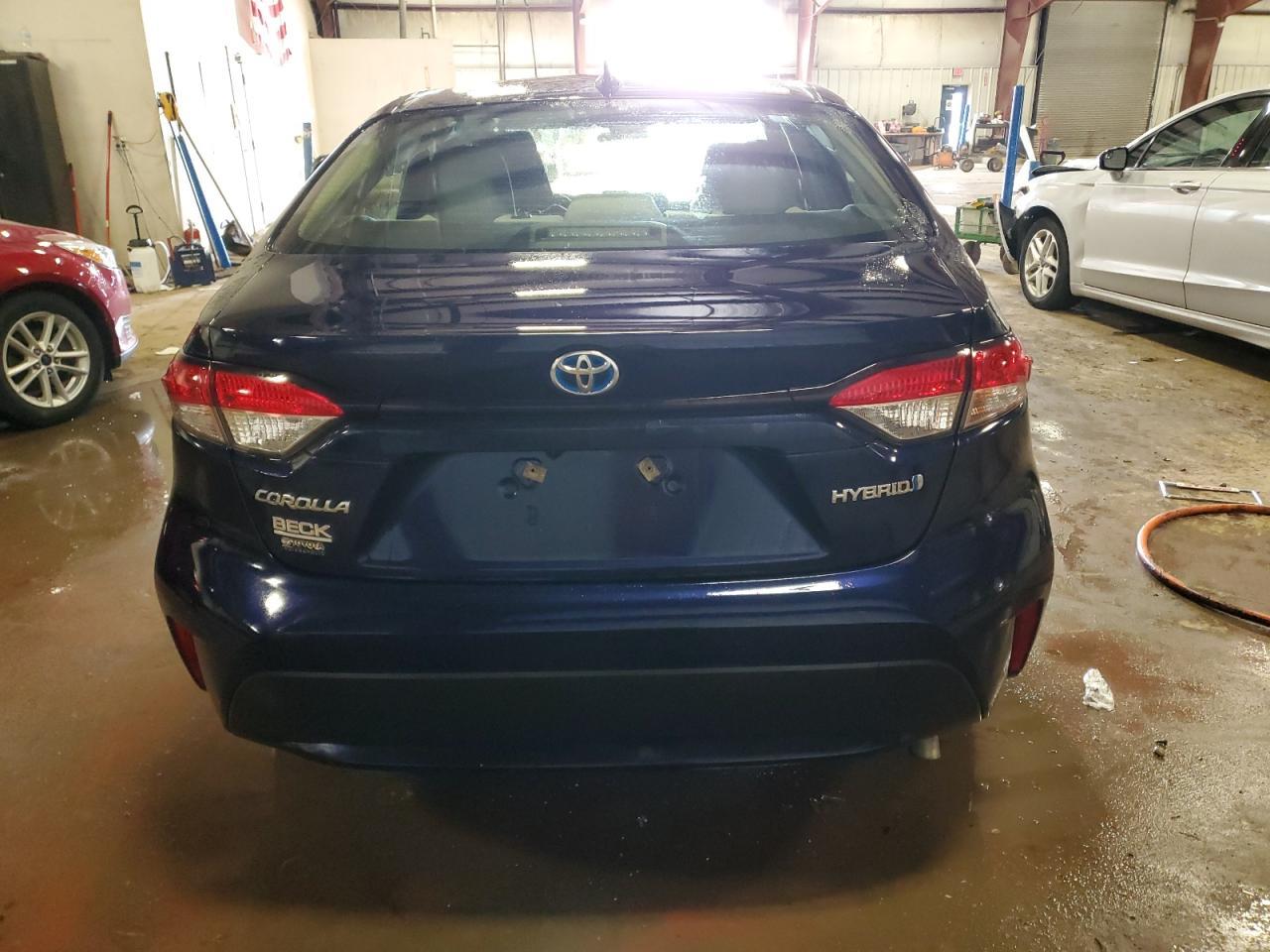 2021 TOYOTA COROLLA LE - Image 6