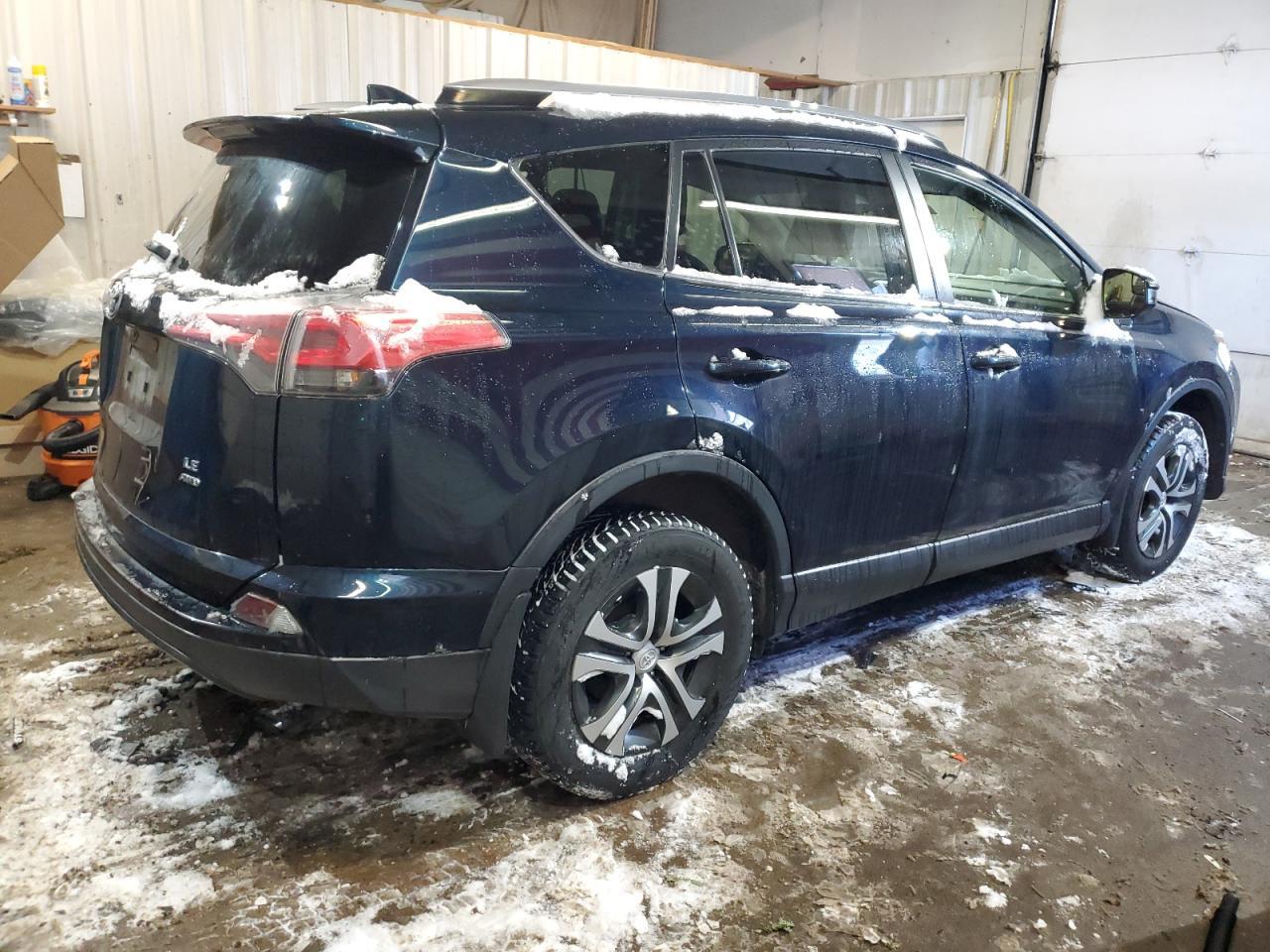 2018 TOYOTA RAV4 LE - Image 3