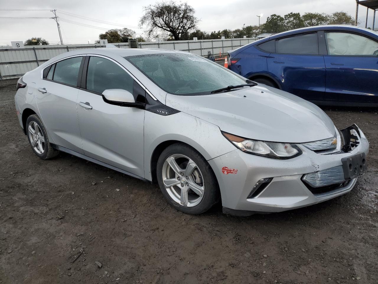 2017 CHEVROLET VOLT LT - Image 4