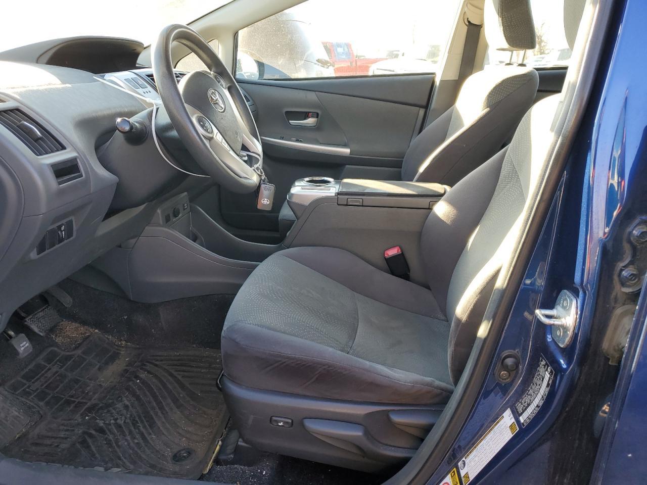 2013 TOYOTA PRIUS V - Image 7