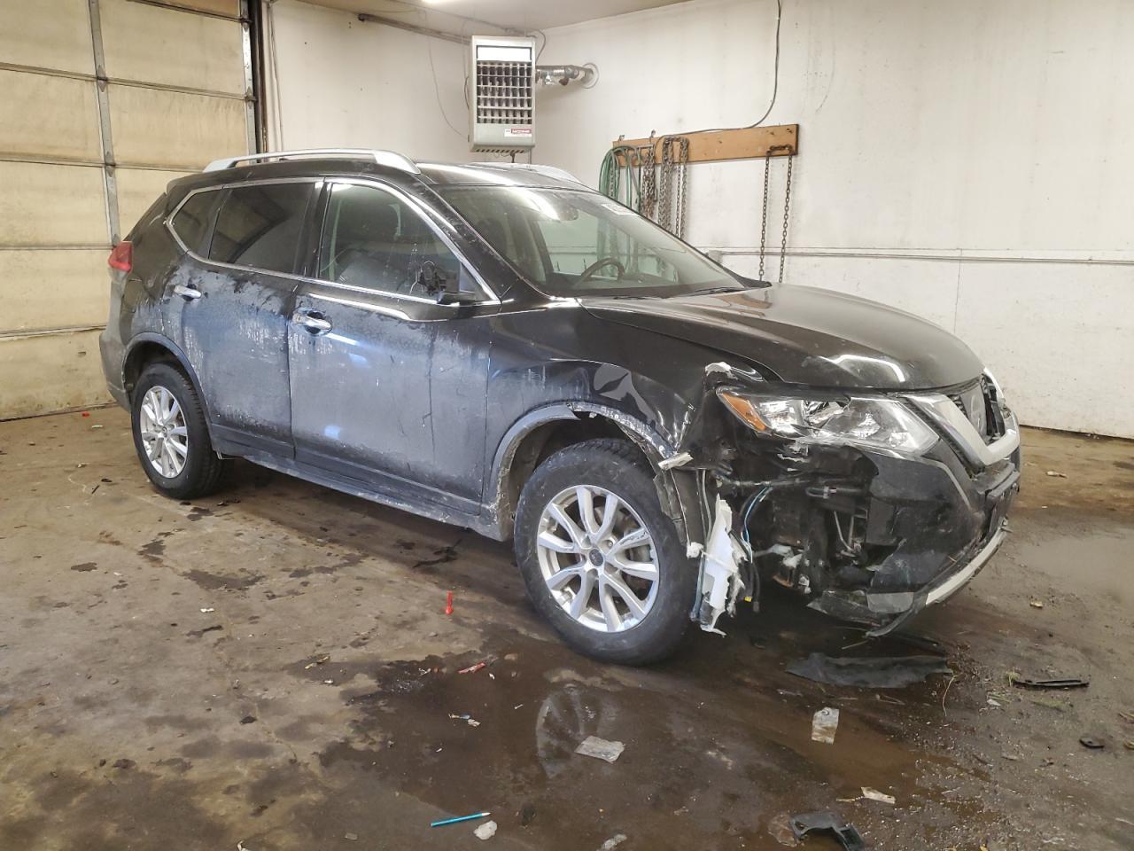 2017 NISSAN ROGUE SV - Фото 4