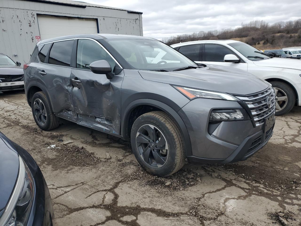 2024 NISSAN ROGUE SV - Image 4