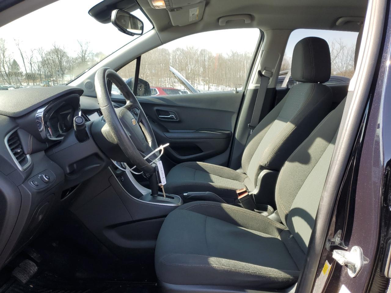 2021 CHEVROLET TRAX LS - Image 7
