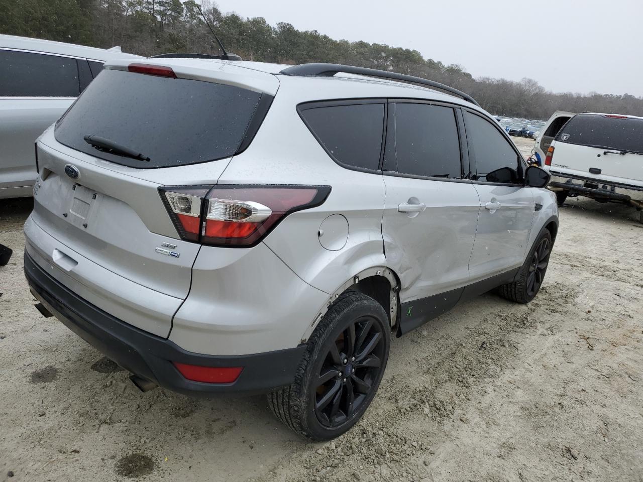 2017 FORD ESCAPE SE - Фото 3