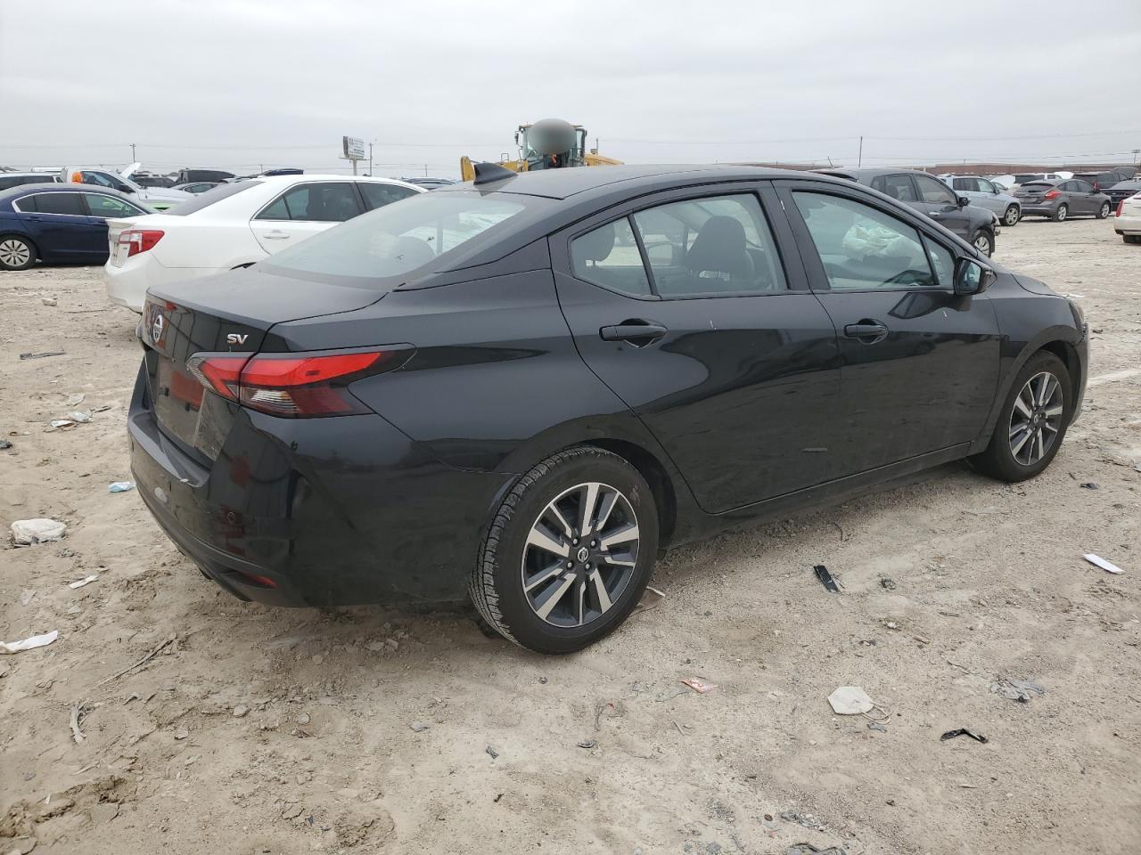 2021 NISSAN VERSA SV - Фото 3