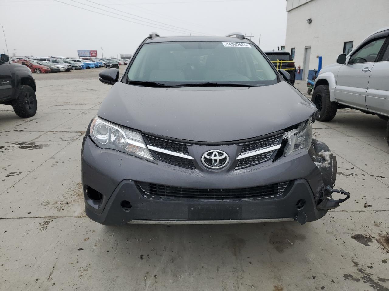 2015 TOYOTA RAV4 XLE - Image 5
