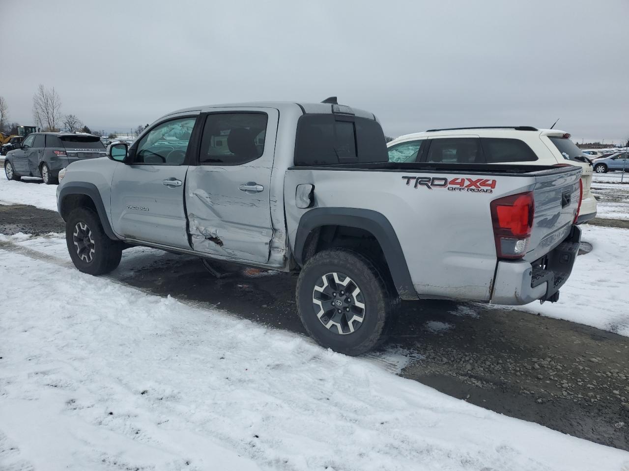 2019 TOYOTA TACOMA DOU - Фото 2