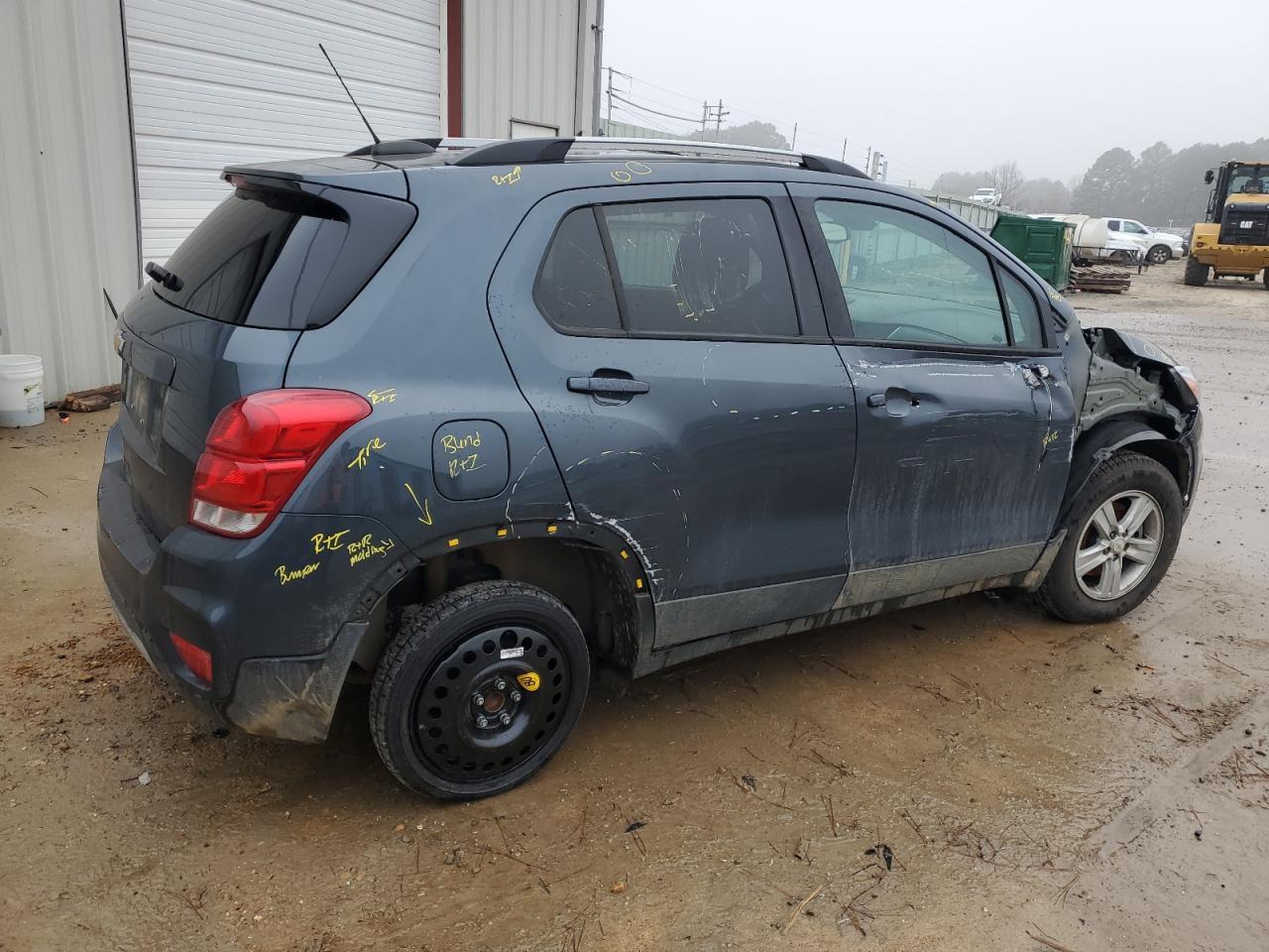 2021 CHEVROLET TRAX 1LT - Image 3