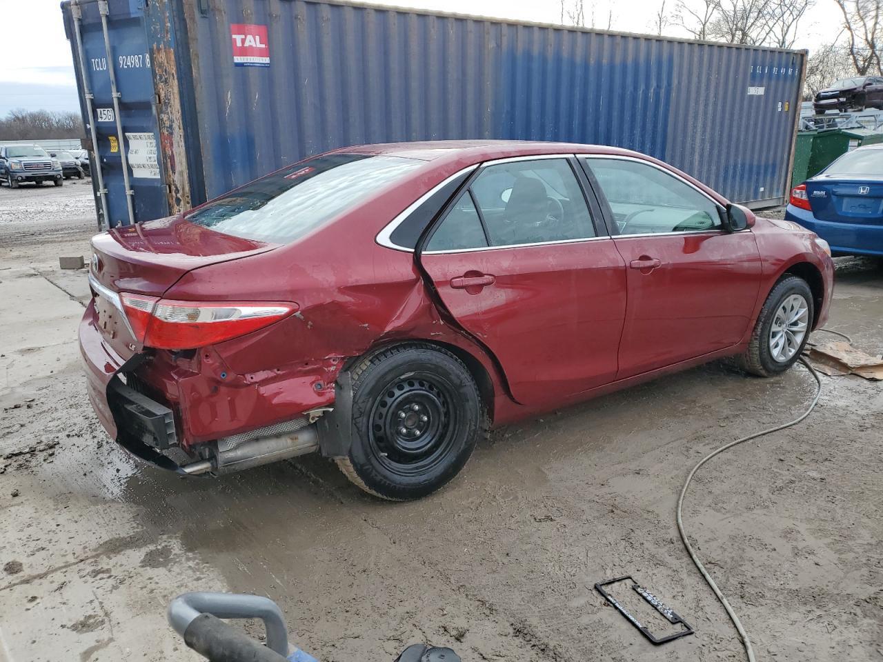 2017 TOYOTA CAMRY LE - Фото 3