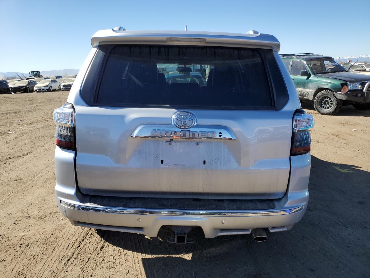 2017 TOYOTA 4RUNNER SR - Image 6