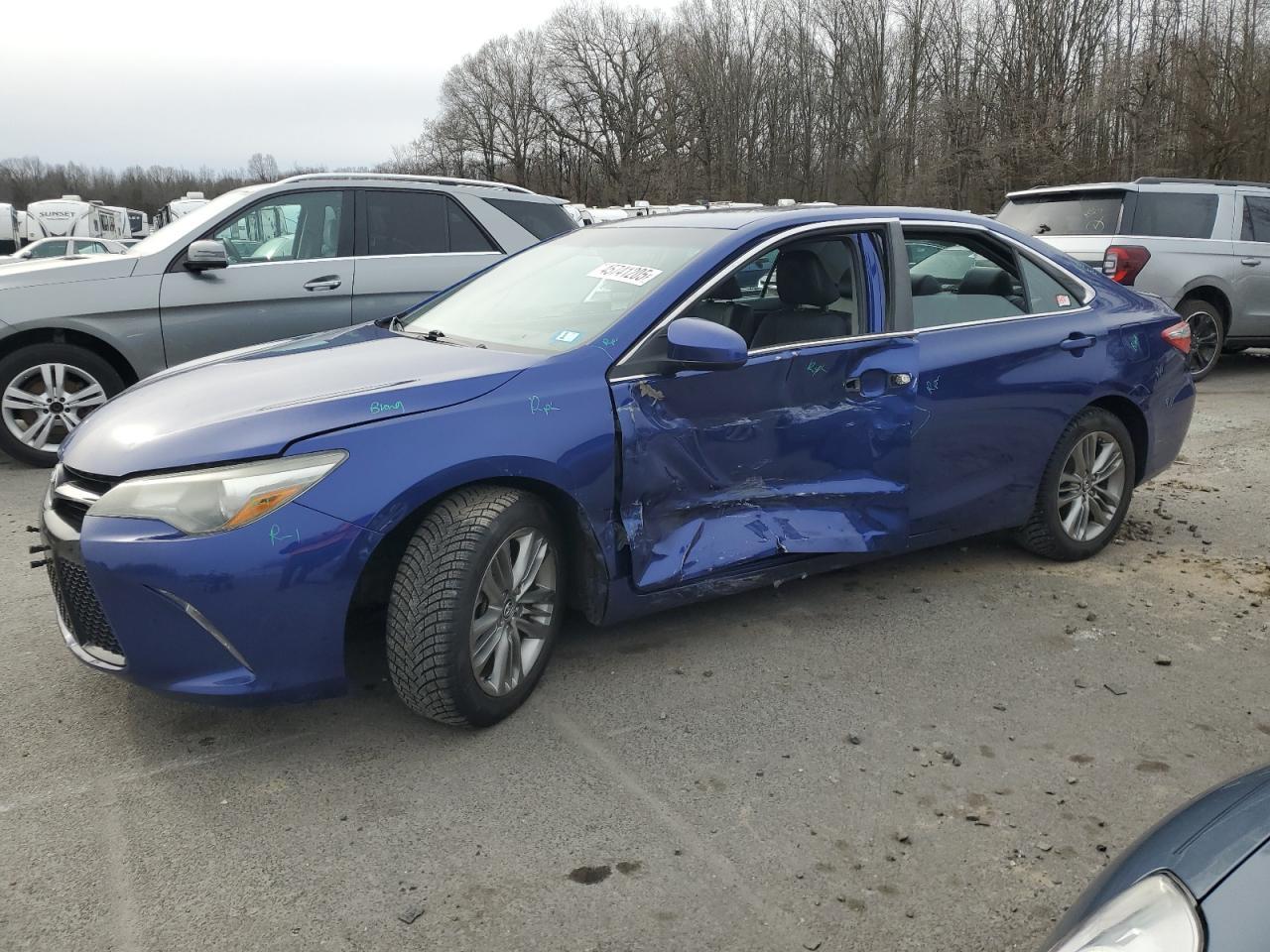 2015 TOYOTA CAMRY LE