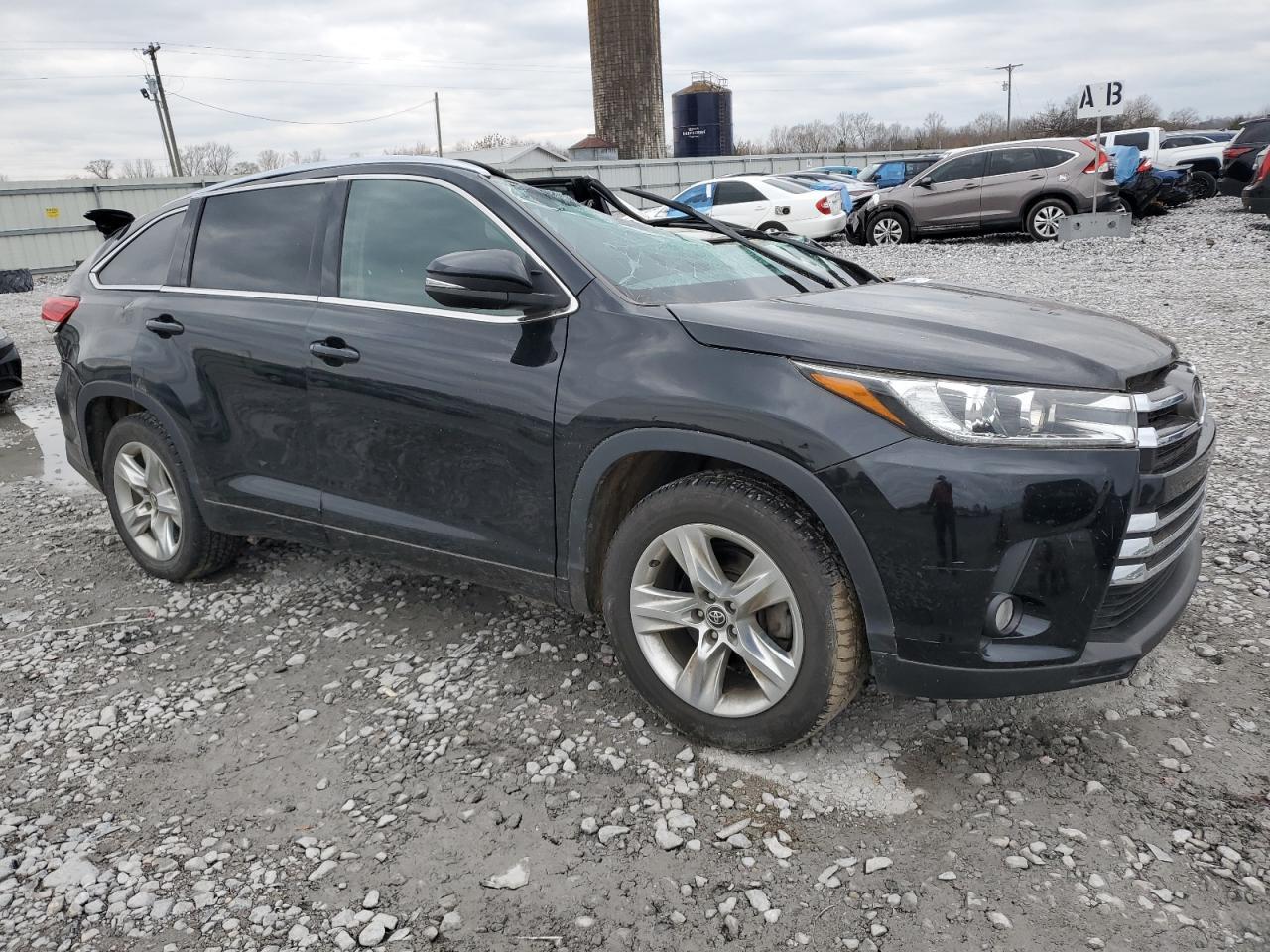2018 TOYOTA HIGHLANDER - Image 4