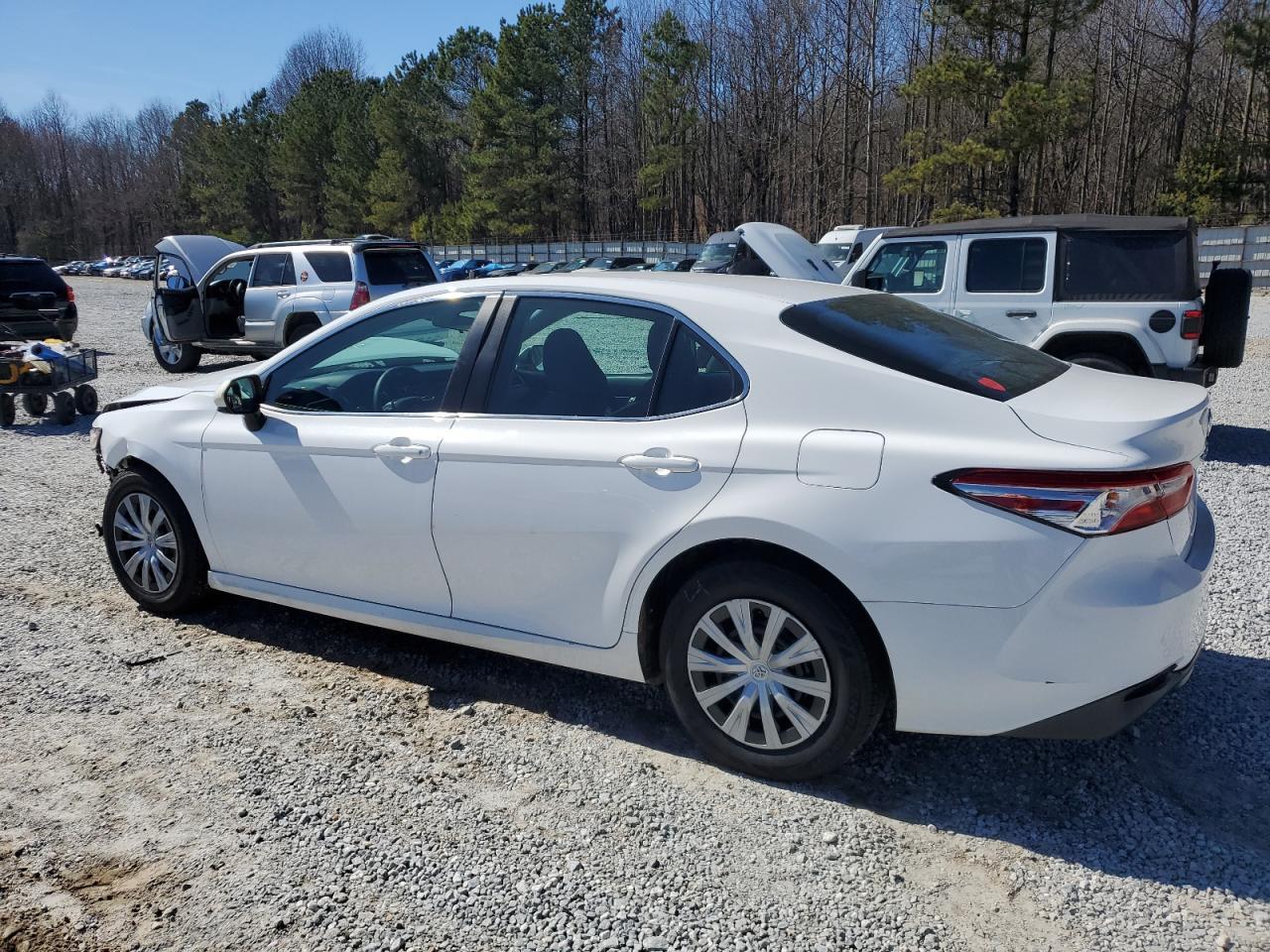 2018 TOYOTA CAMRY L - Фото 2