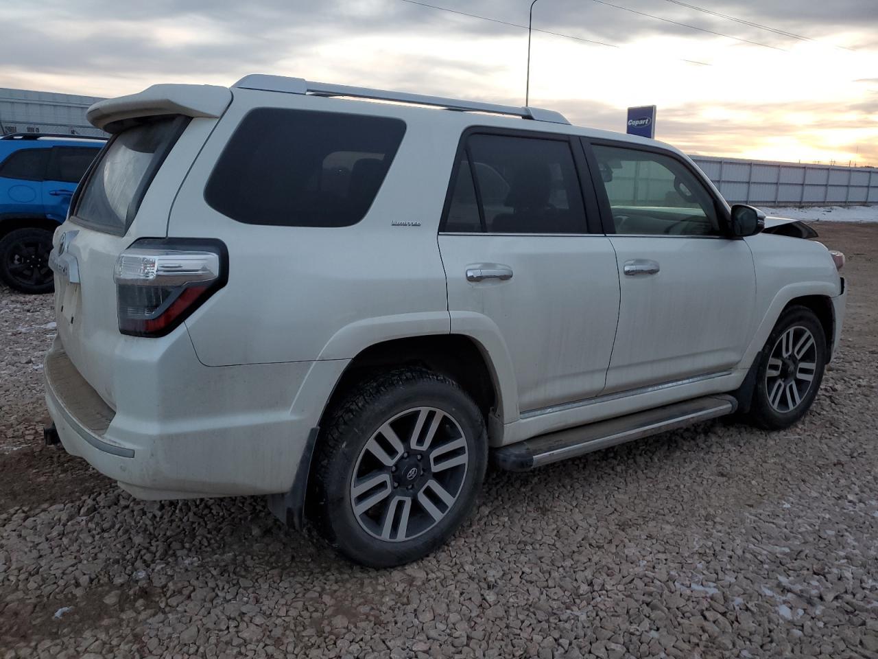 2018 TOYOTA 4RUNNER SR - Фото 3