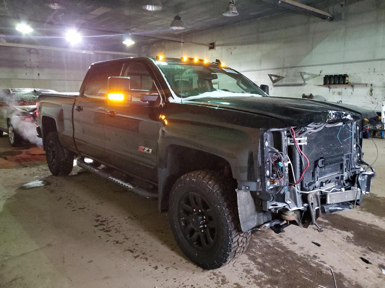 2017 CHEVROLET SILVERADO - Image 4