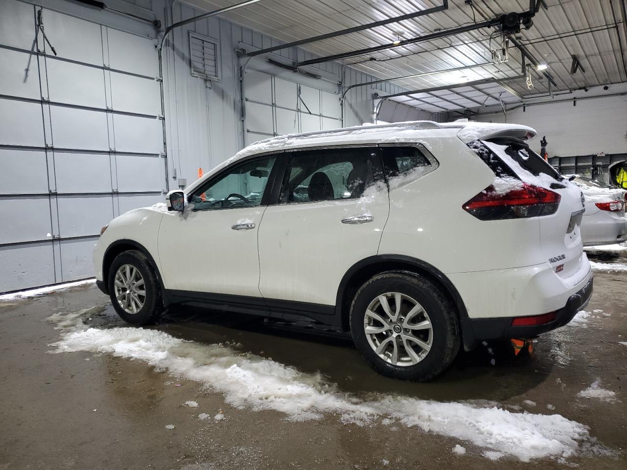 2017 NISSAN ROGUE S - Фото 2