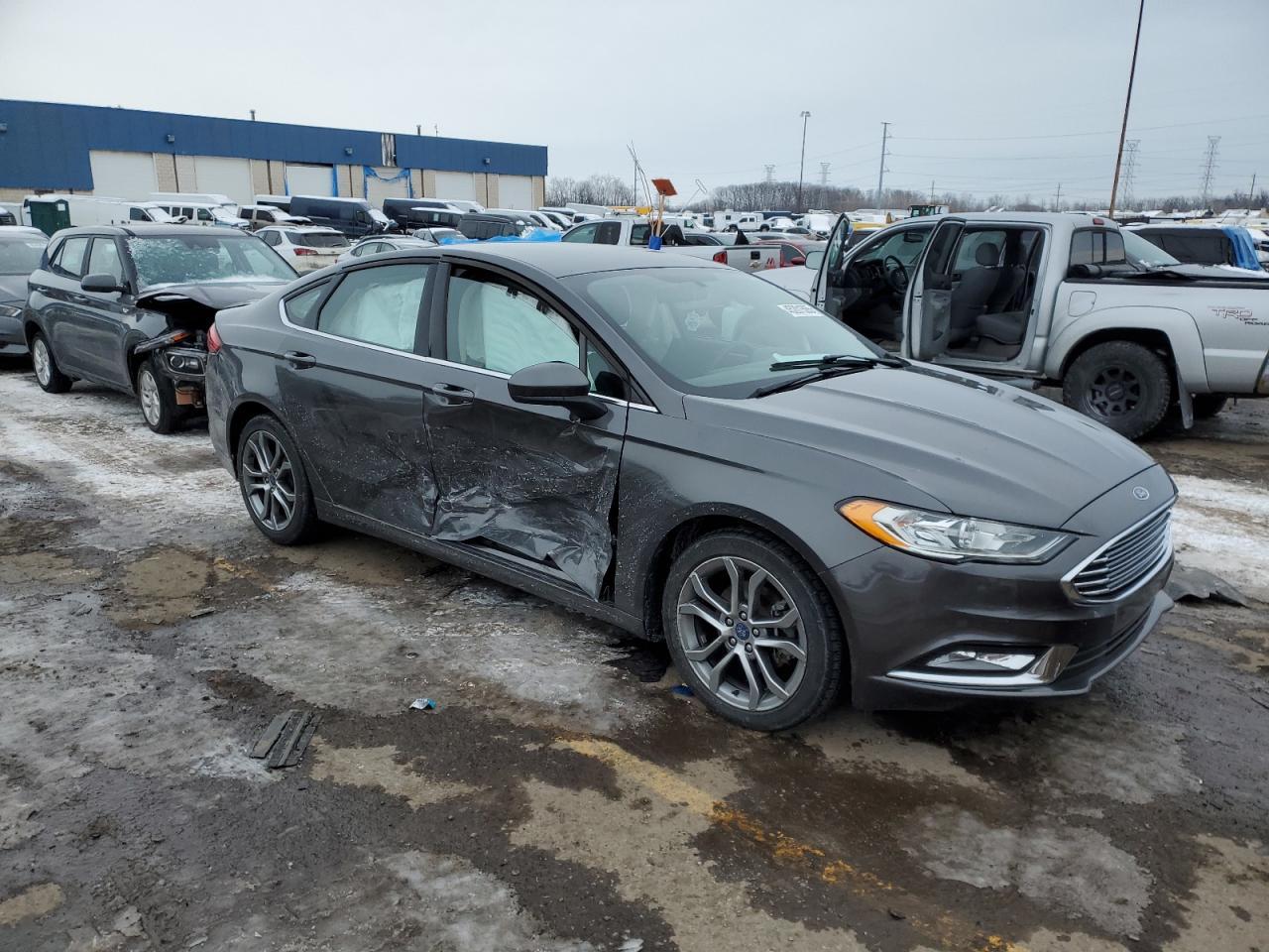 2017 FORD FUSION S - Image 4