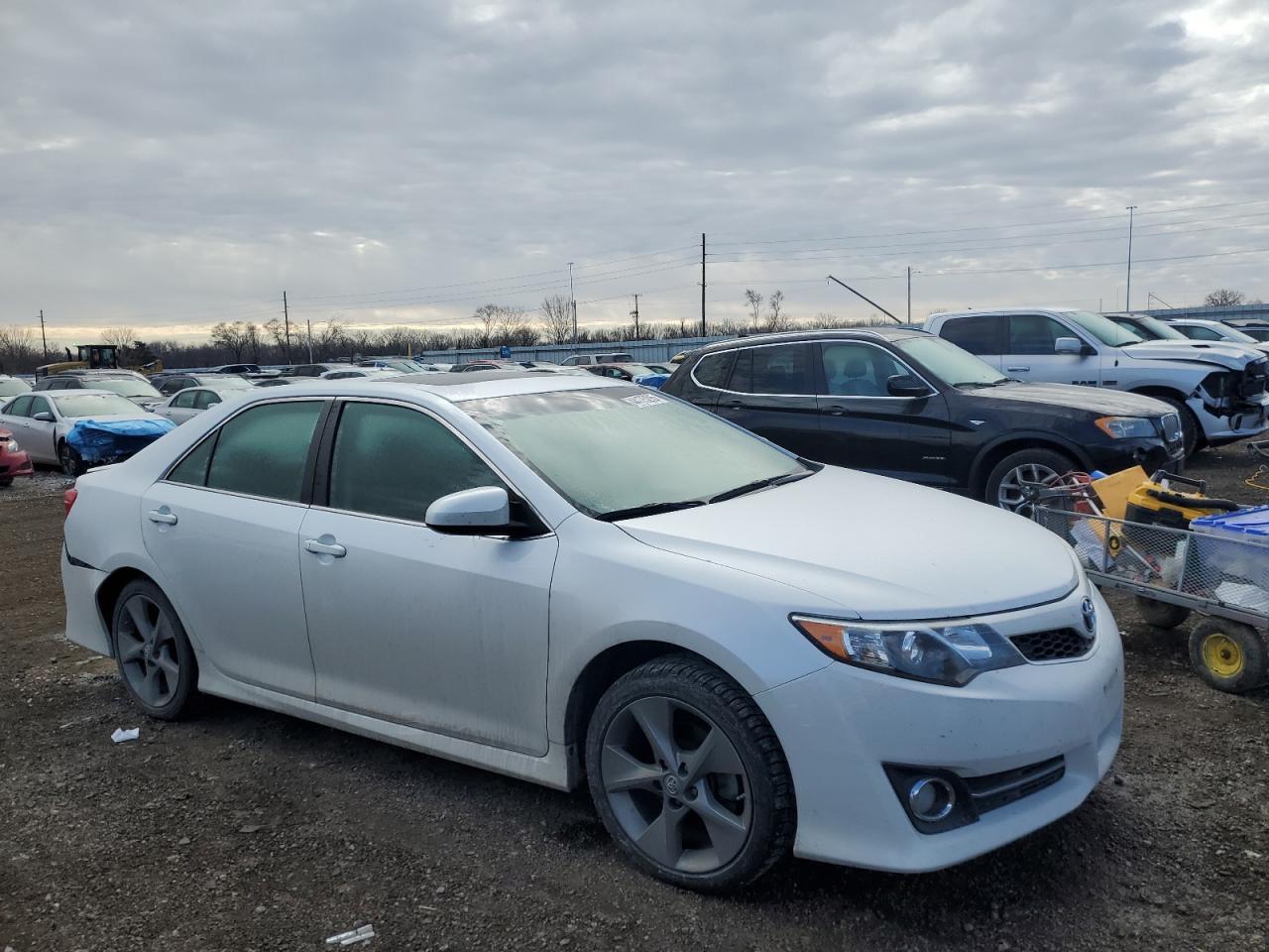 2014 TOYOTA CAMRY L - Image 4