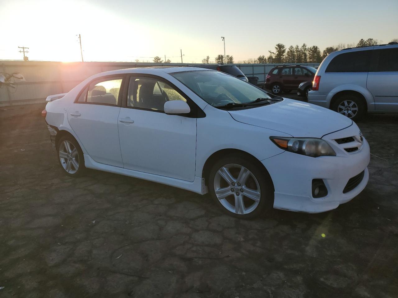 2013 TOYOTA COROLLA BA - Фото 4