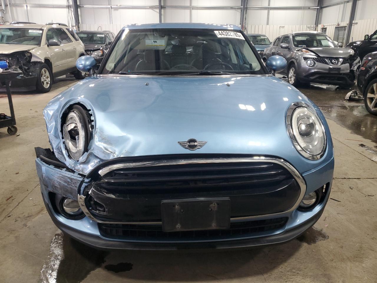 2017 MINI COOPER CLU - Image 5