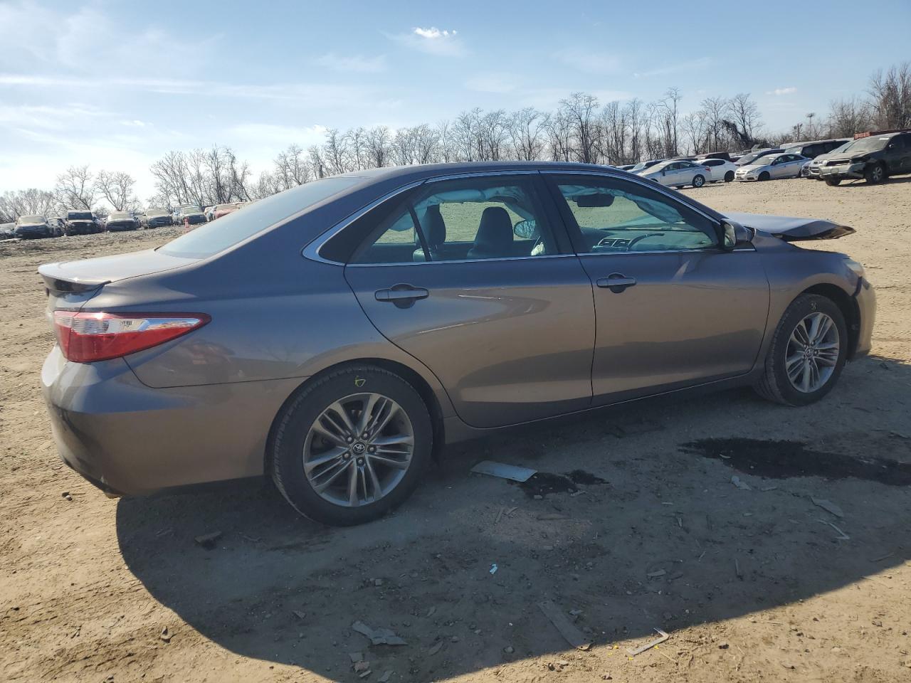 2016 TOYOTA CAMRY LE - Фото 3