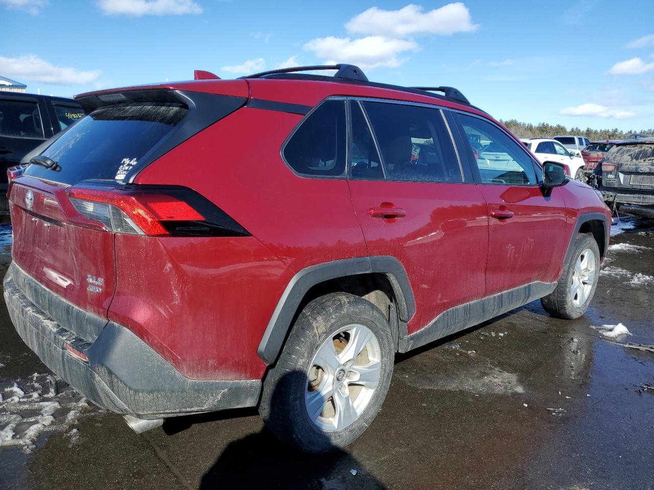 2020 TOYOTA RAV4 XLE - Image 3