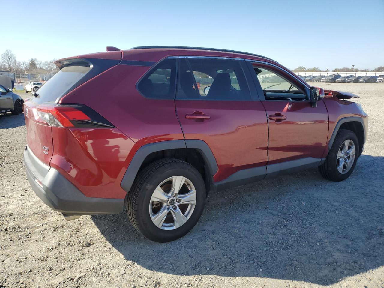 2020 TOYOTA RAV4 XLE - Image 3