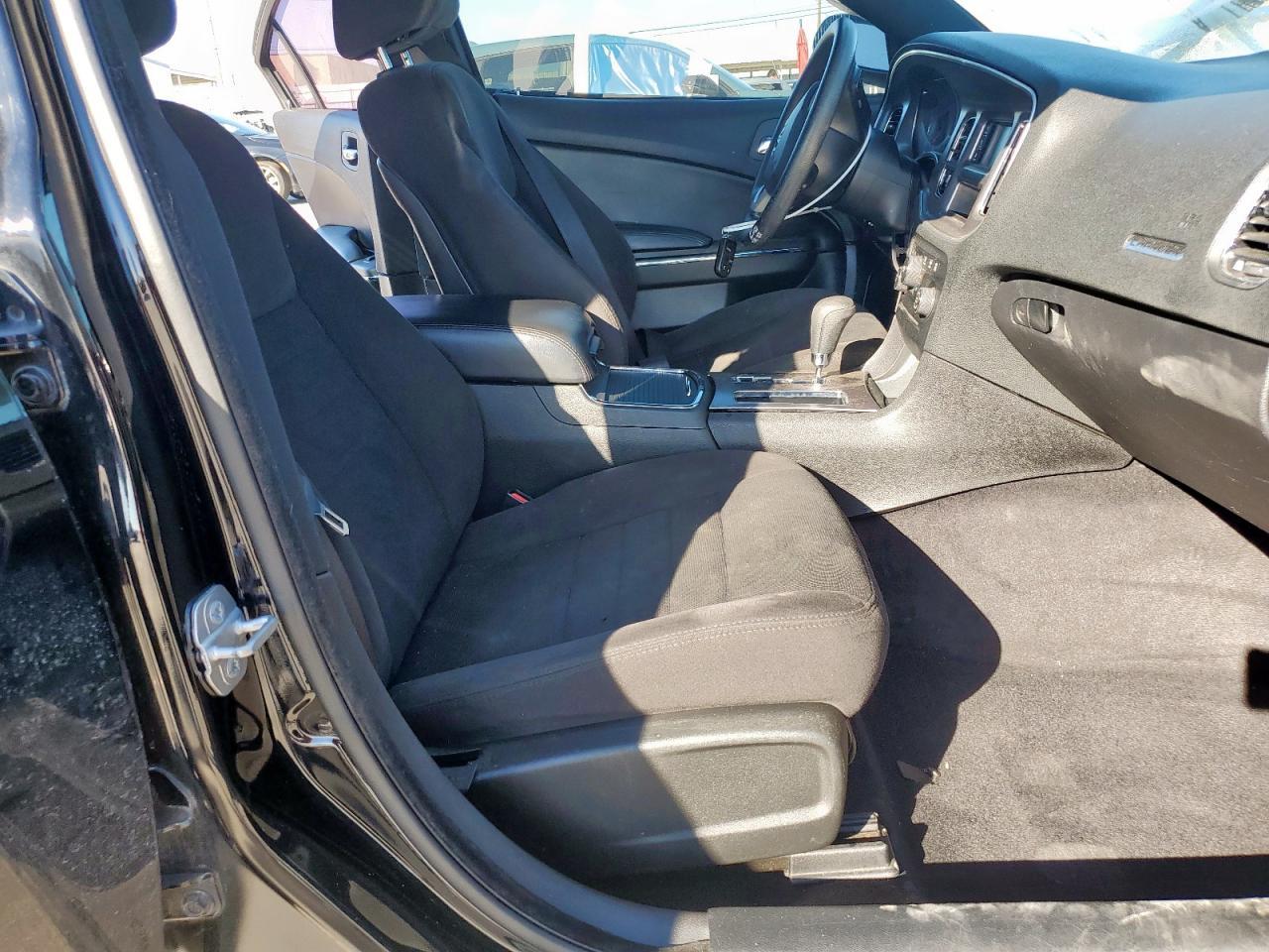 2014 DODGE CHARGER SE - Фото 7