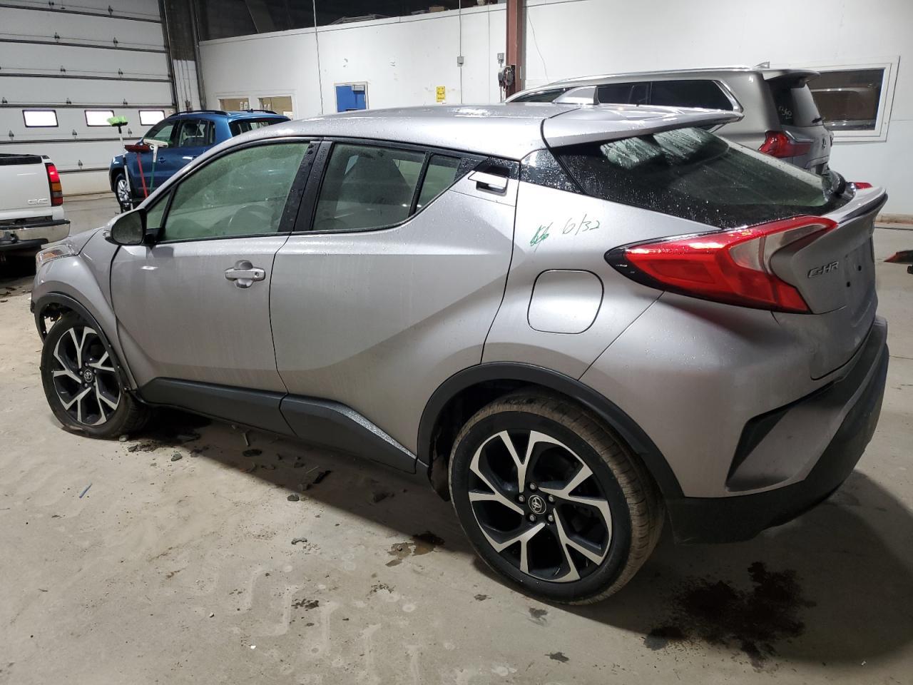 2019 TOYOTA C-HR XLE - Image 2
