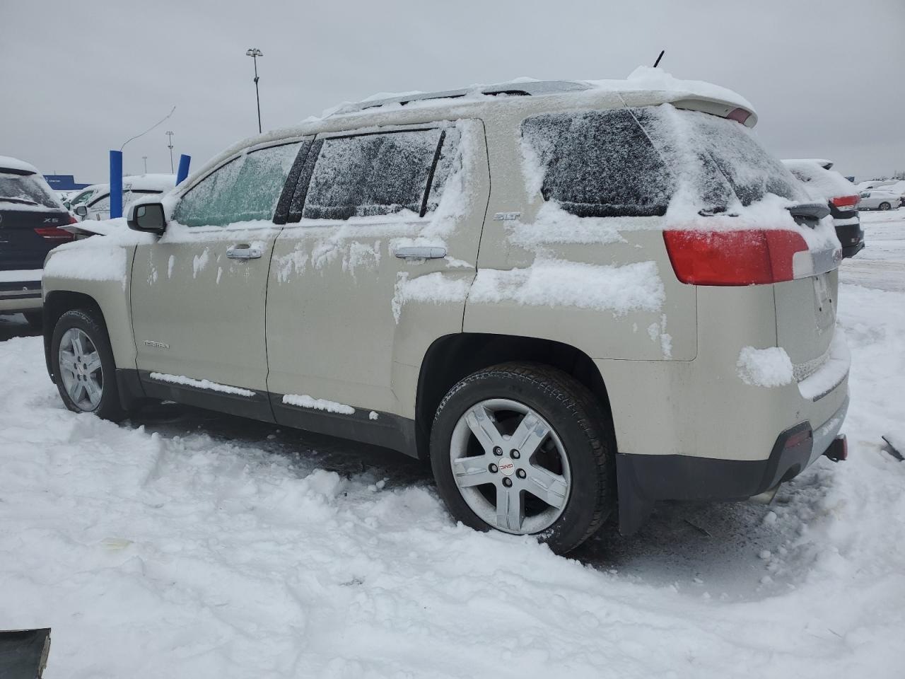 2013 GMC TERRAIN SL - Image 2