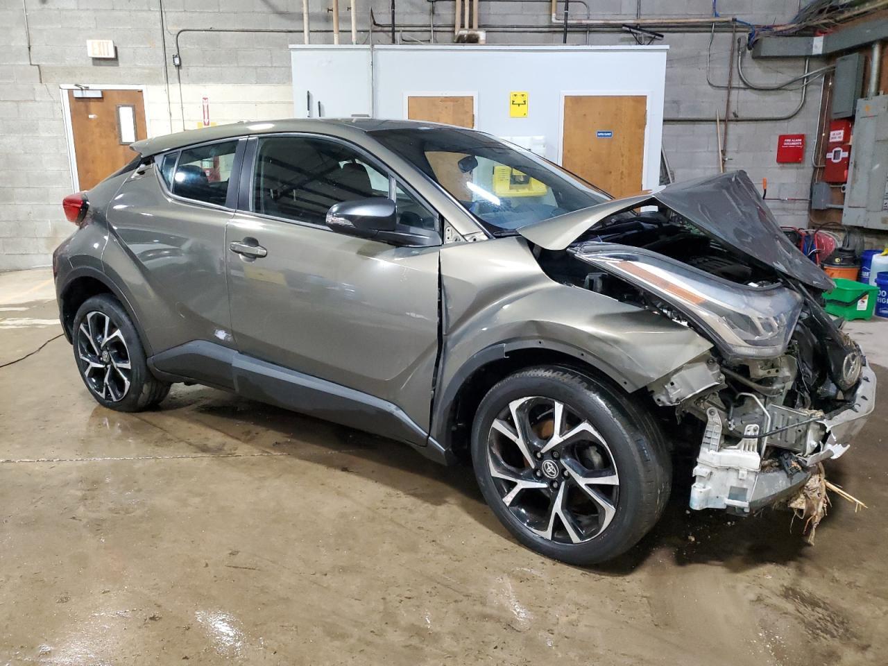 2021 TOYOTA C-HR XLE - Фото 4