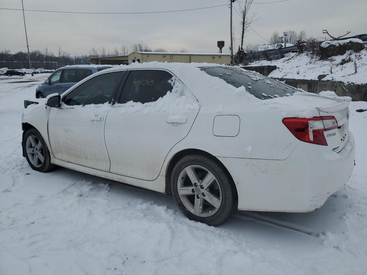 2014 TOYOTA CAMRY L - Image 2