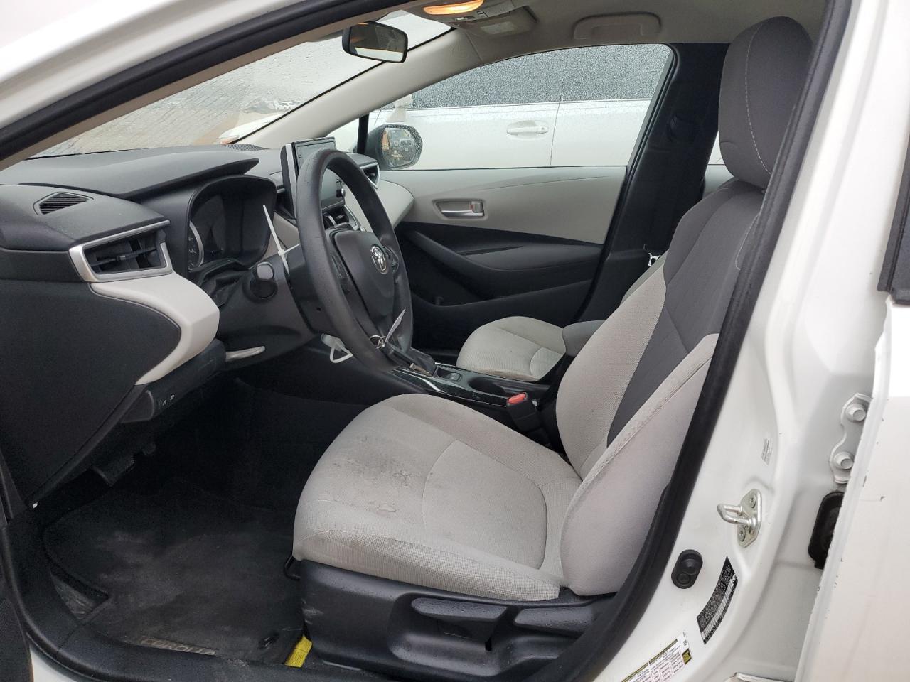 2020 TOYOTA COROLLA LE - Фото 7