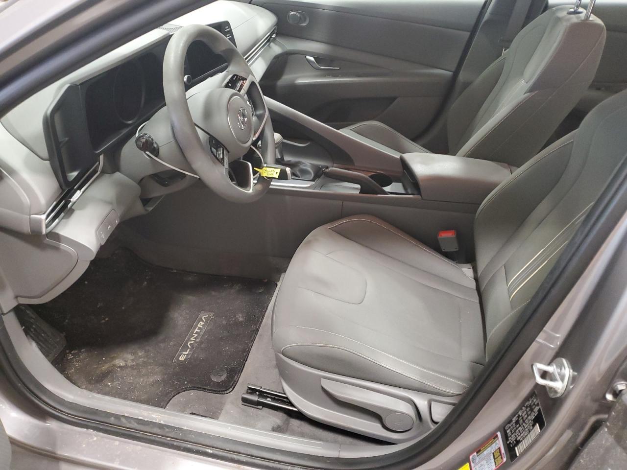 2022 HYUNDAI ELANTRA SE - Фото 7