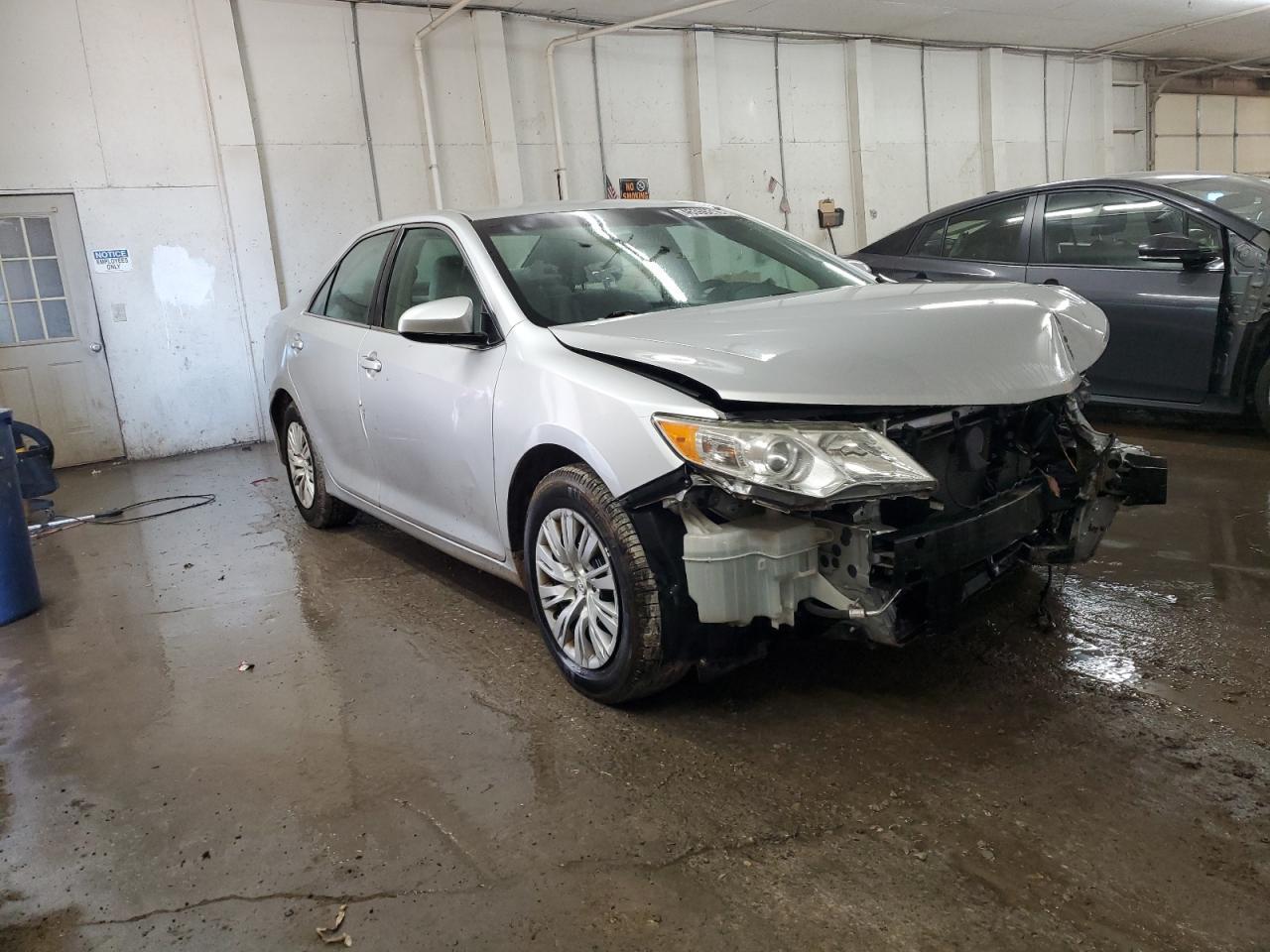 2014 TOYOTA CAMRY L - Image 4