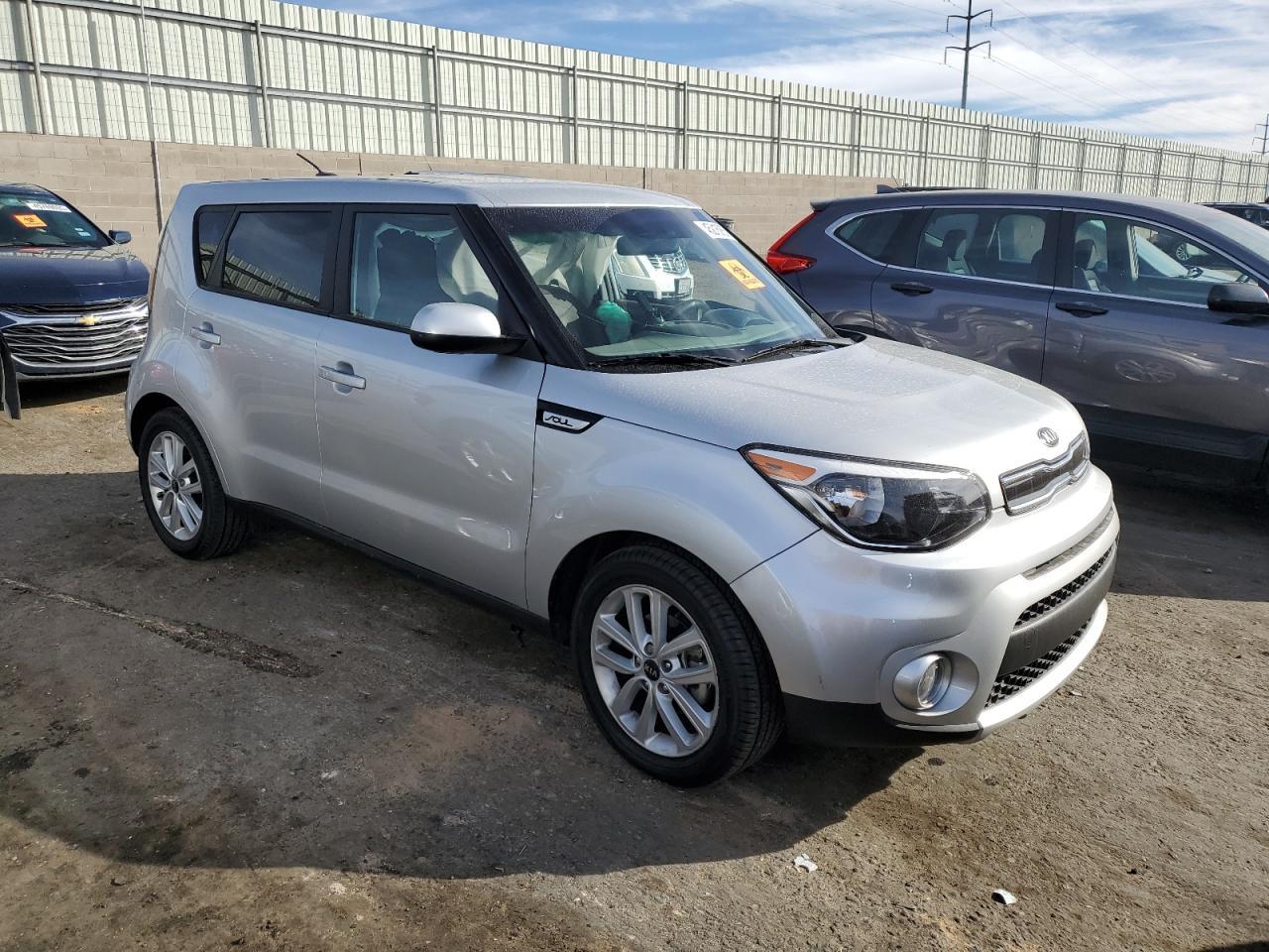 2019 KIA SOUL + - Image 4