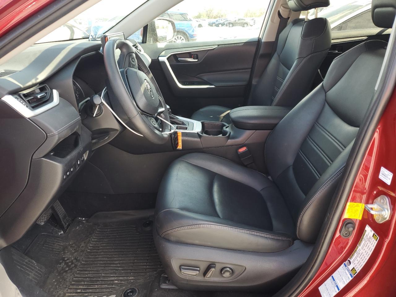 2019 TOYOTA RAV4 XLE P - Фото 7
