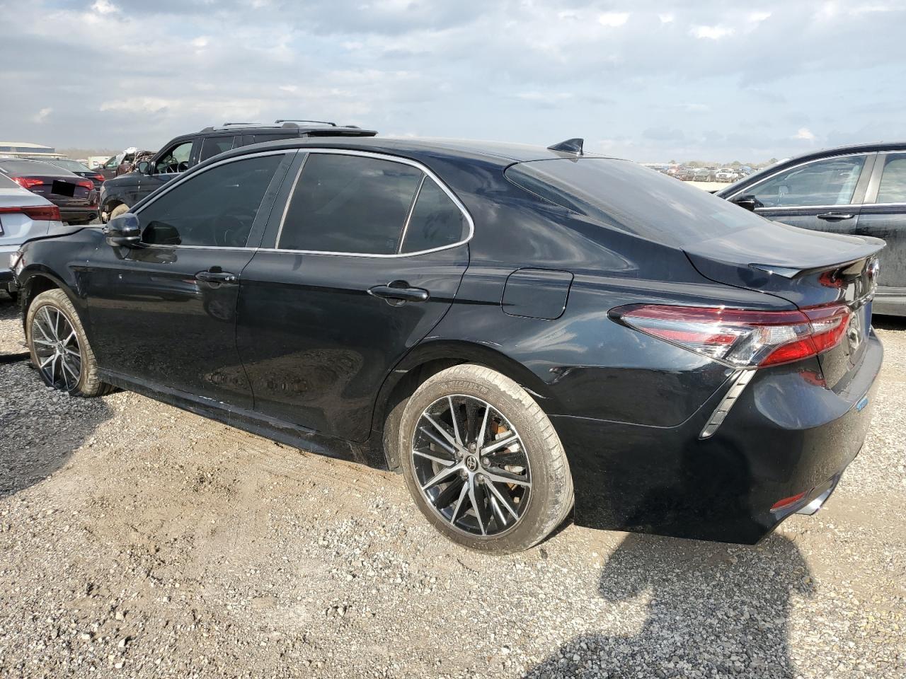 2021 TOYOTA CAMRY SE - Фото 2