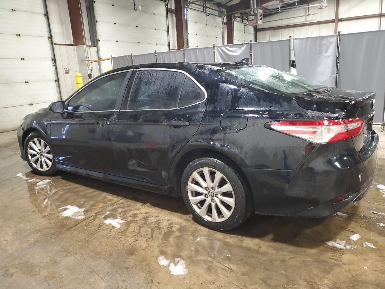 2020 TOYOTA CAMRY LE - Фото 2