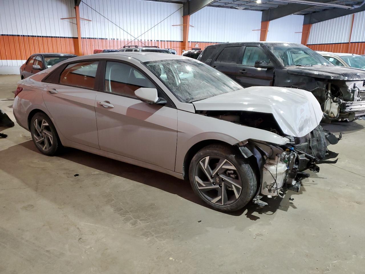 2024 HYUNDAI ELANTRA SE - Фото 4