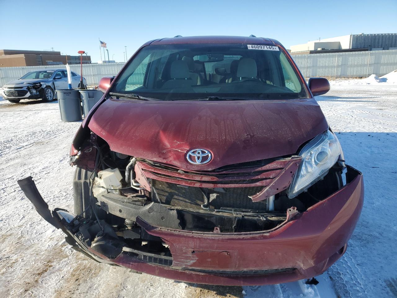 2015 TOYOTA SIENNA LE - Image 5