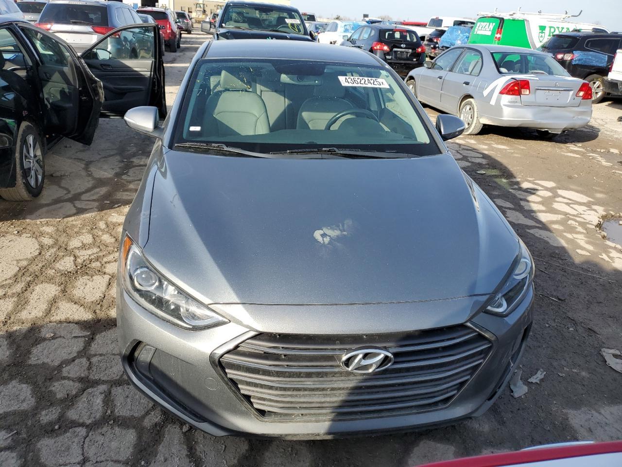 2018 HYUNDAI ELANTRA SE - Фото 5
