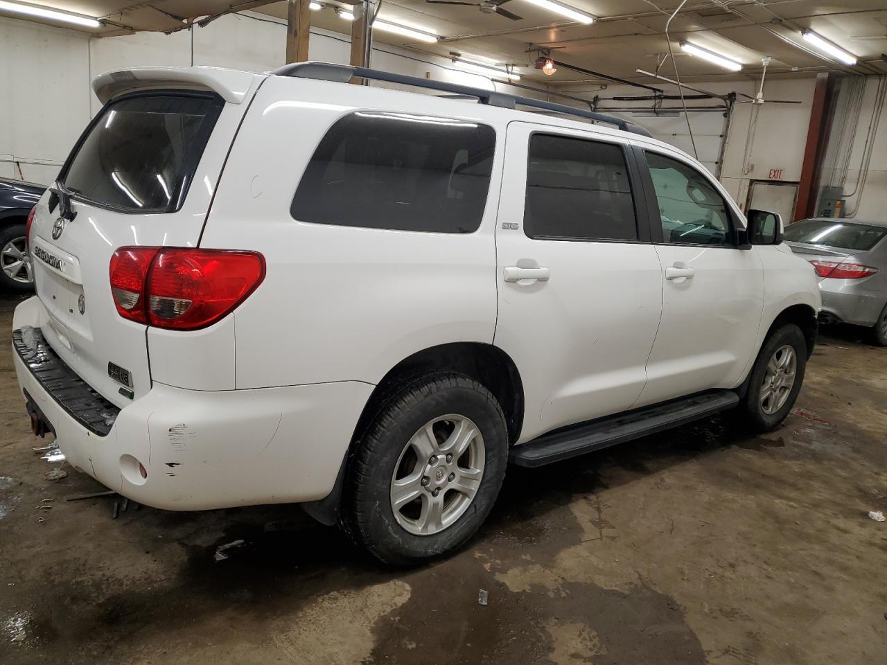 2013 TOYOTA SEQUOIA SR - Image 3