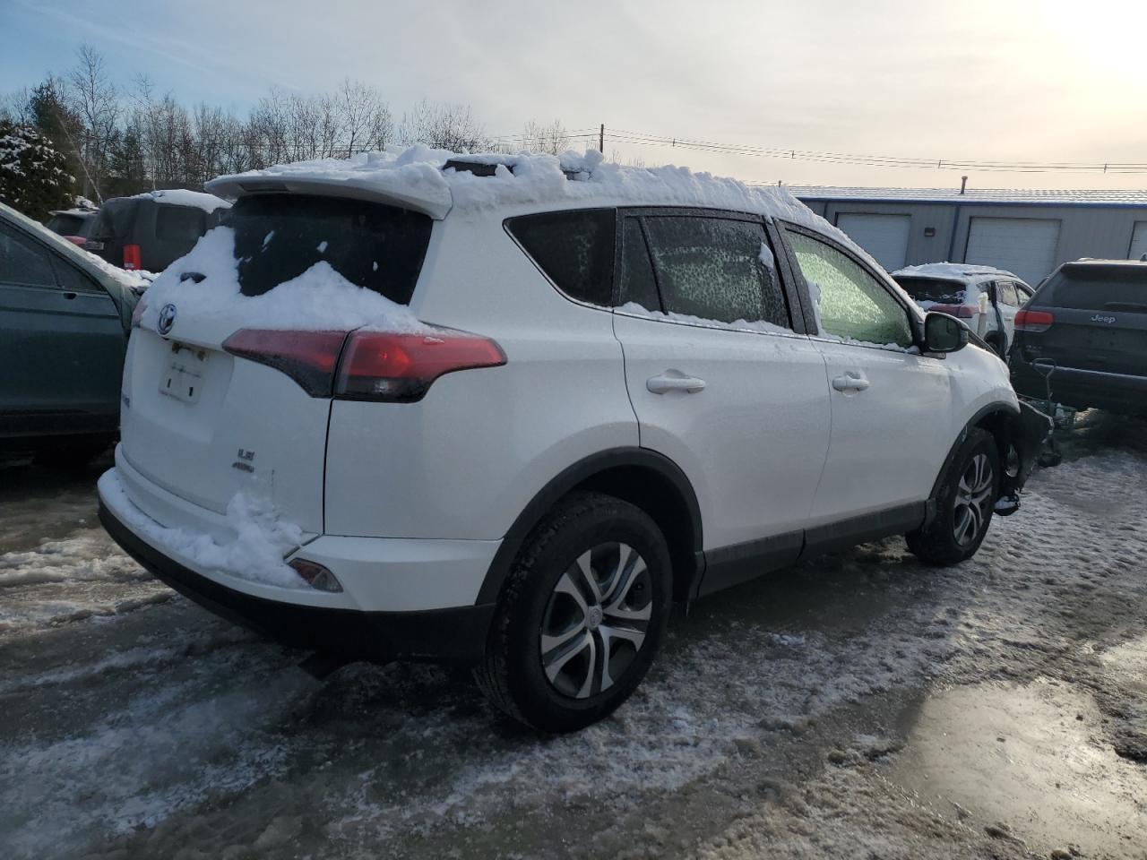 2016 TOYOTA RAV4 LE - Фото 3