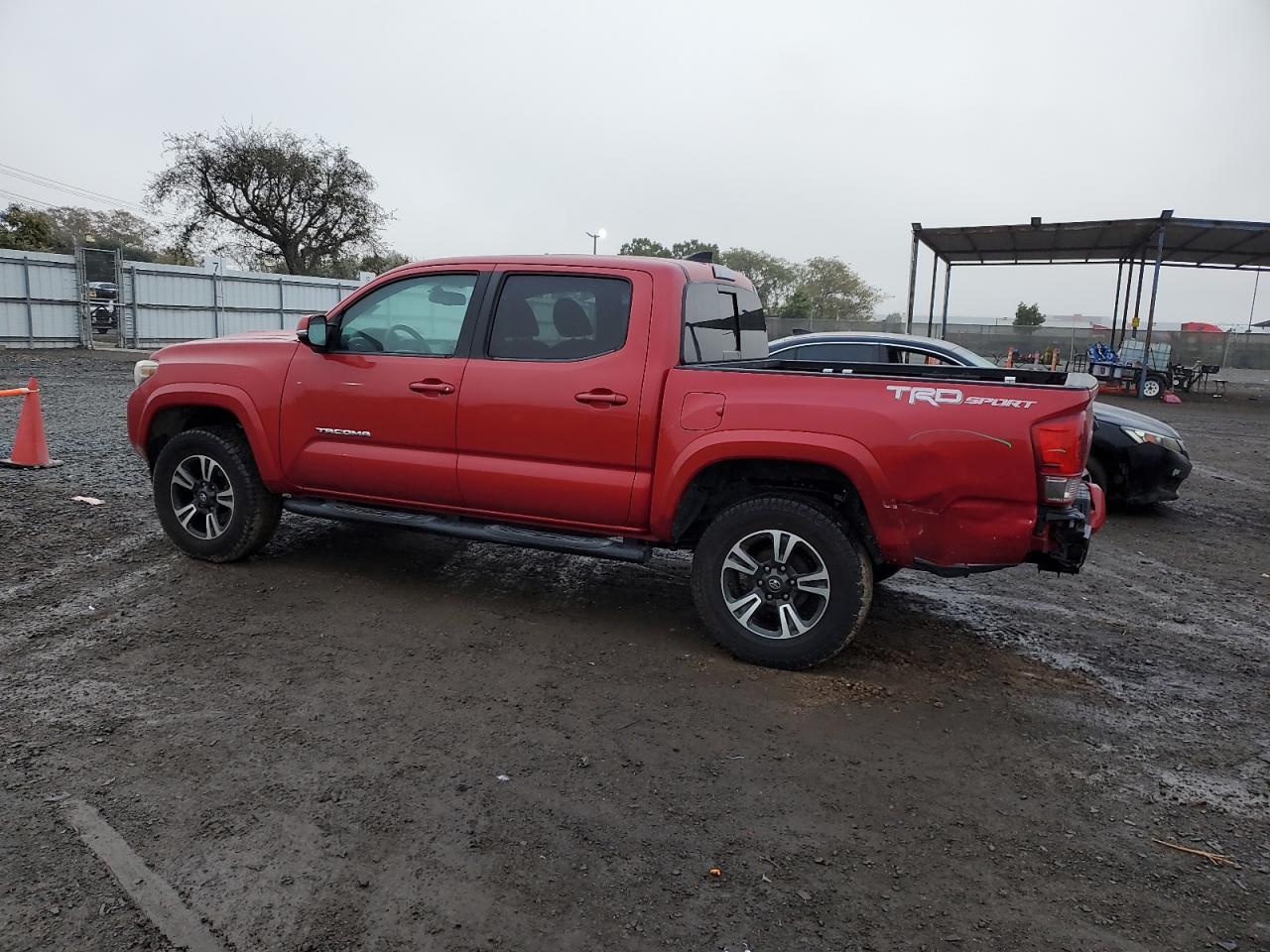 2017 TOYOTA TACOMA DOU - Фото 2